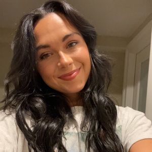 Meet your Posher, Mia